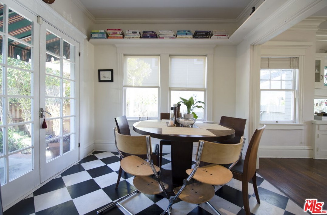 540 Gower St, Los Angeles CA  90004-1302 exterior