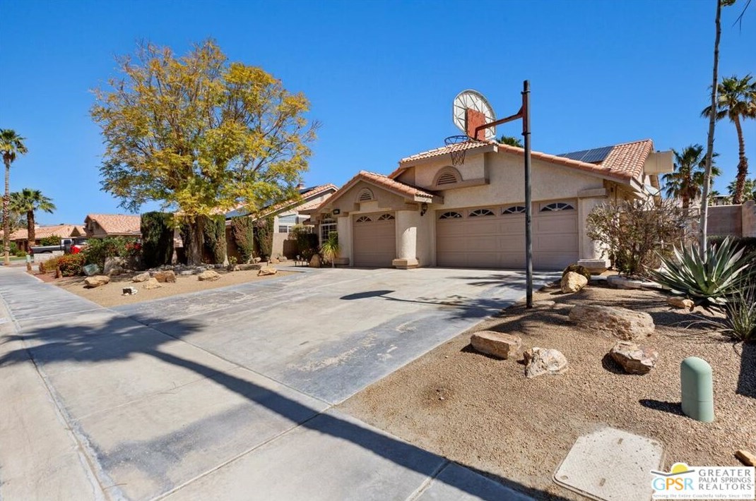 68620 Los Gatos Rd, Cathedral City, CA 92234-3761