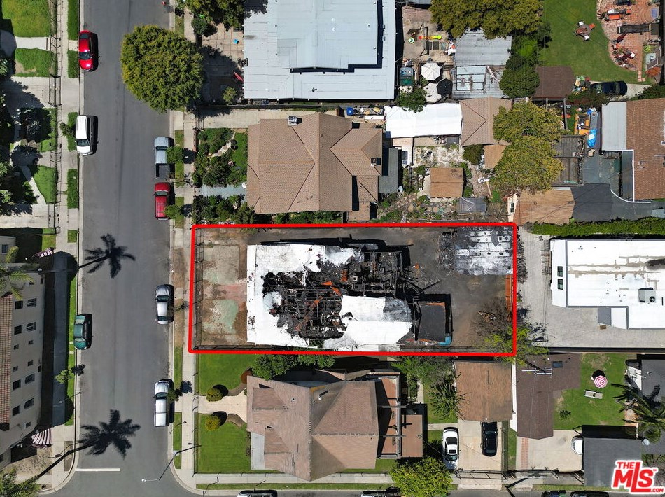 1107 41st Pl, Los Angeles CA  90037-2119 exterior