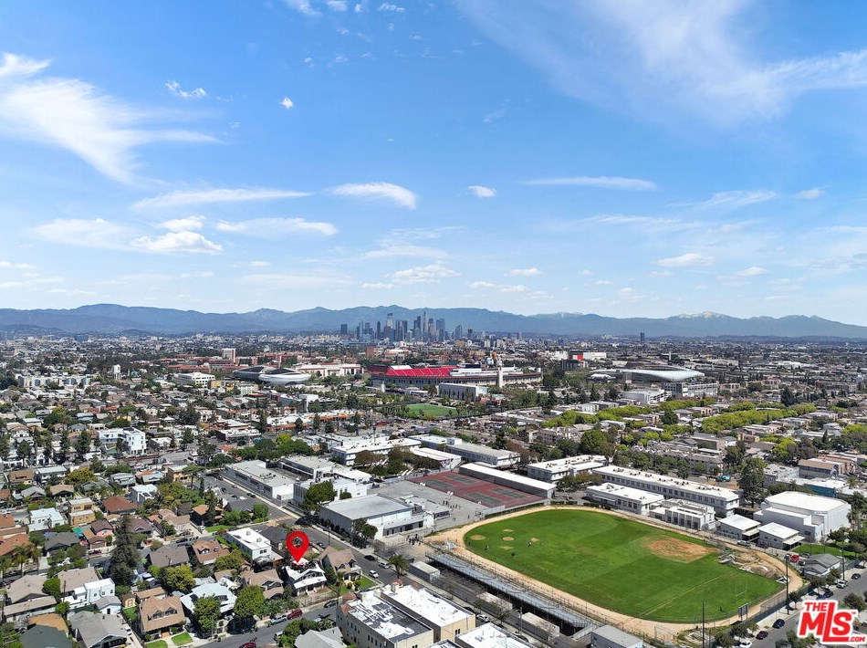 1107 41st Pl, Los Angeles CA  90037-2119 exterior