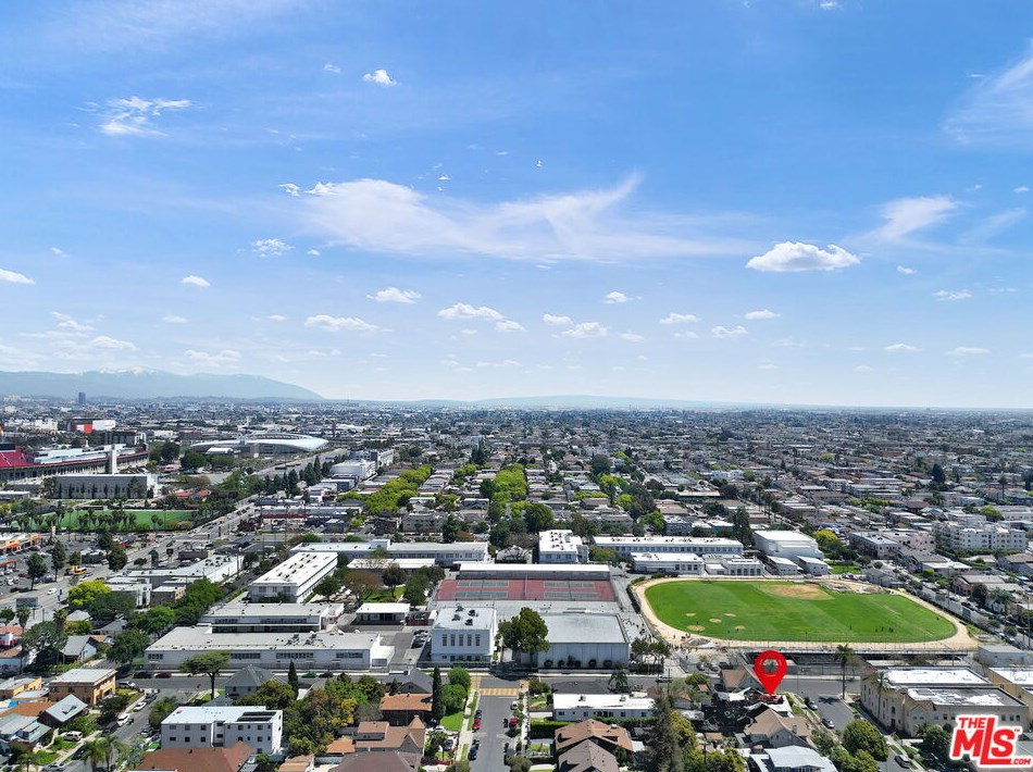 1107 41st Pl, Los Angeles CA  90037-2119 exterior