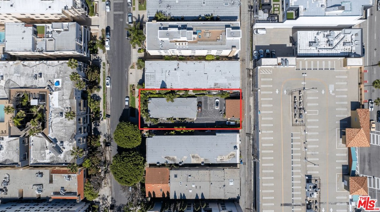 11940 Goshen Ave, Los Angeles, CA 90049