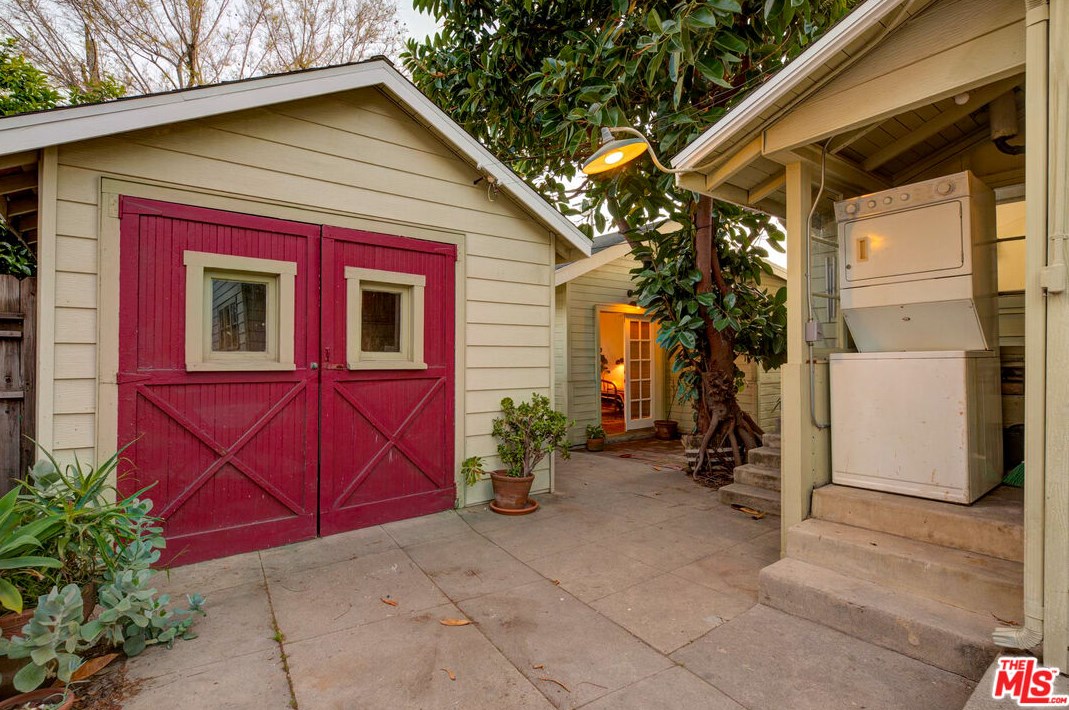 5226 Meridian St, Los Angeles CA  90042-1712 exterior