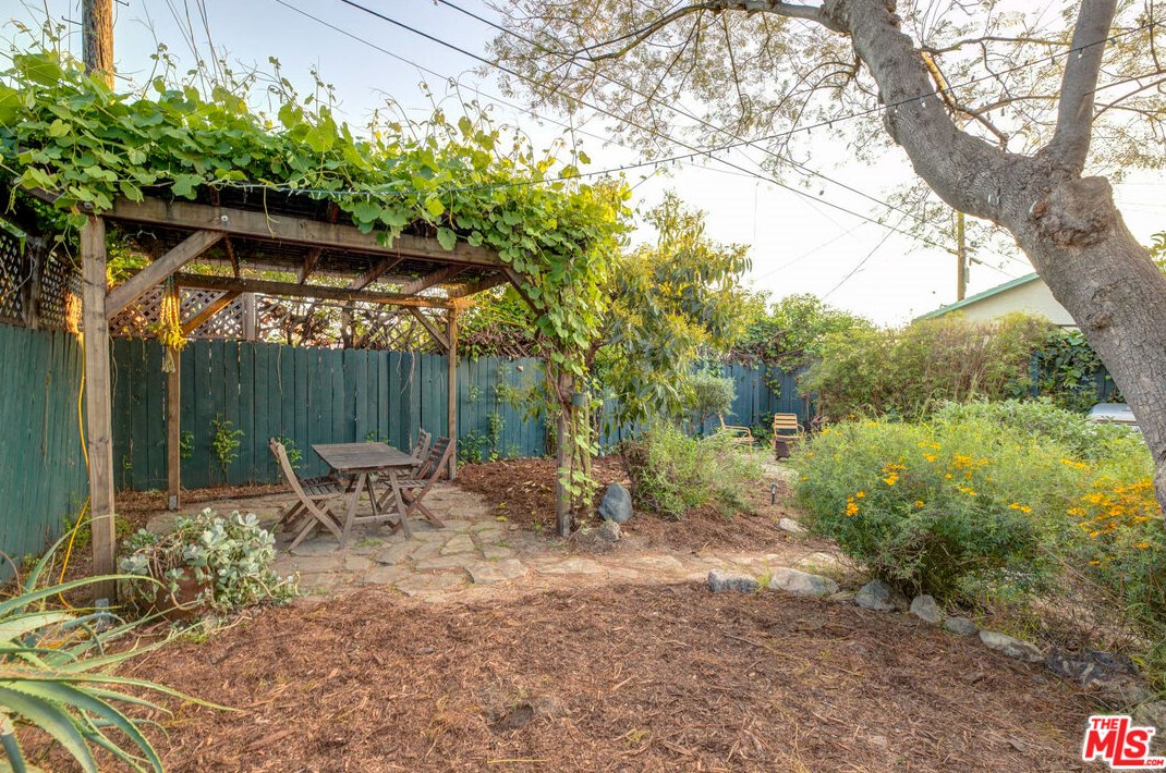 5226 Meridian St, Los Angeles CA  90042-1712 exterior