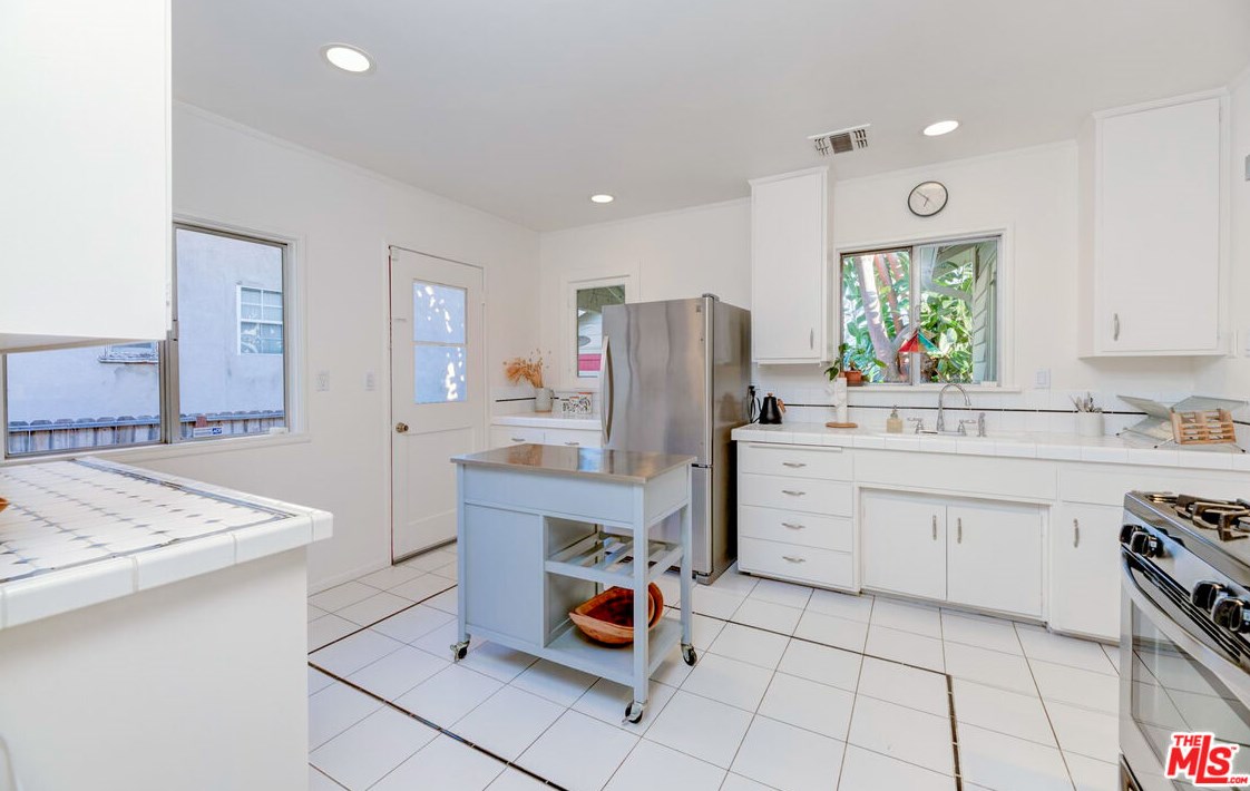 5226 Meridian St, Los Angeles CA  90042-1712 exterior