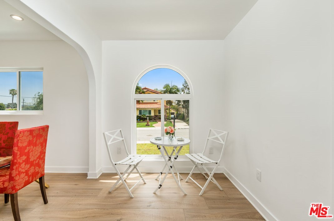 7807 Naylor Ave, Los Angeles CA  90045-2908 exterior