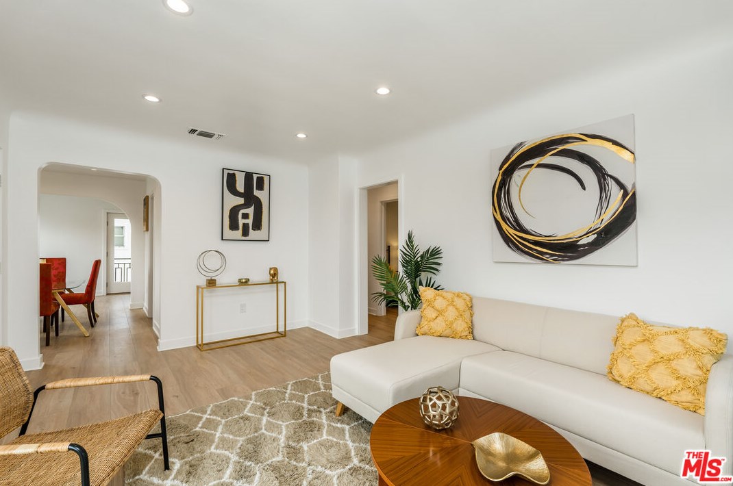 7807 Naylor Ave, Los Angeles CA  90045-2908 exterior