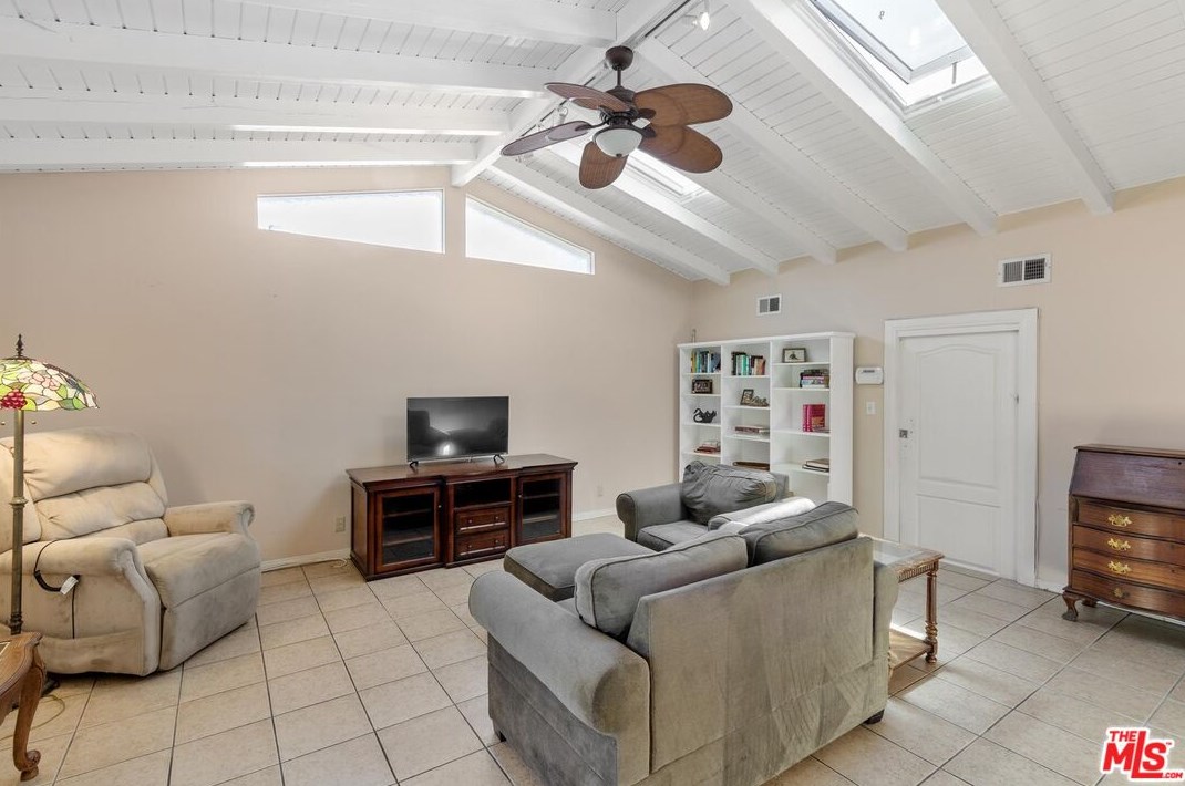 2440 Colby Ave, Los Angeles CA  90064-3004 exterior