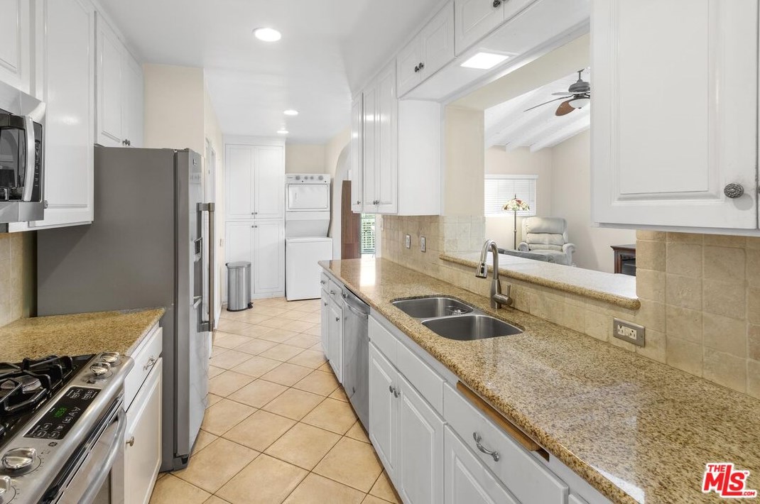 2440 Colby Ave, Los Angeles CA  90064-3004 exterior