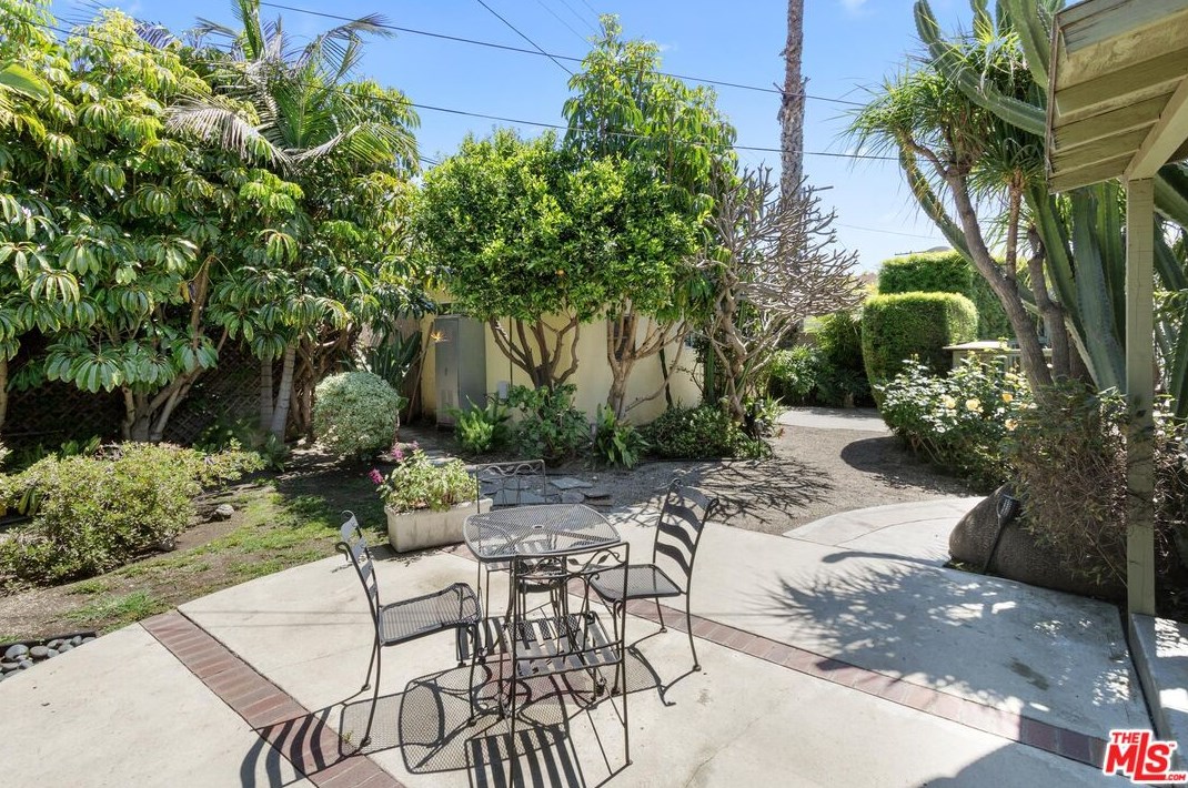 2440 Colby Ave, Los Angeles CA  90064-3004 exterior