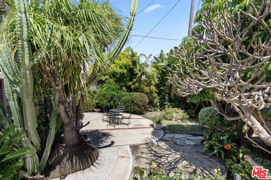 2440 Colby Ave, Los Angeles CA  90064-3004 exterior
