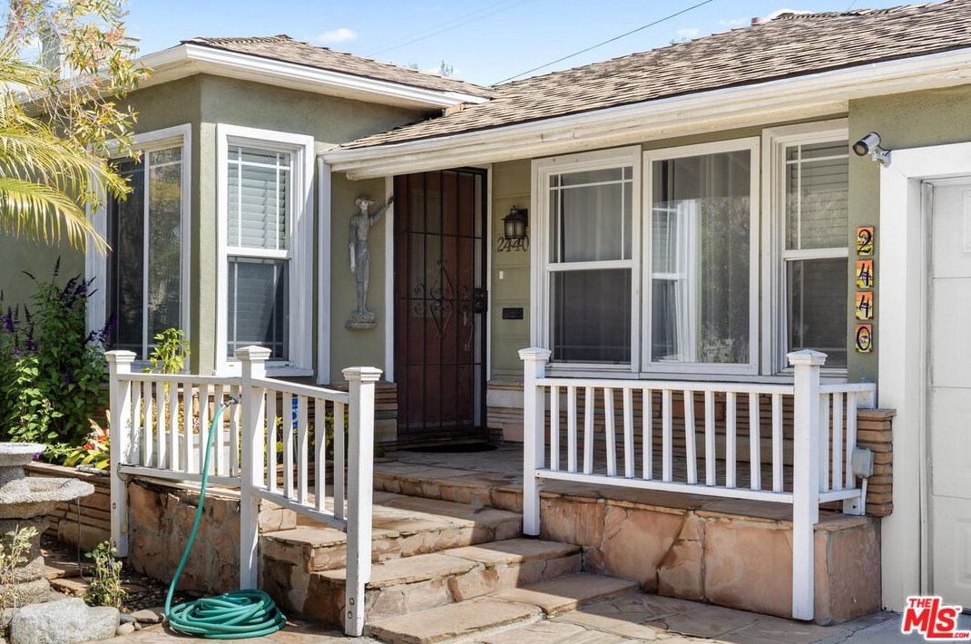 2440 Colby Ave, Los Angeles, CA 90064-3004