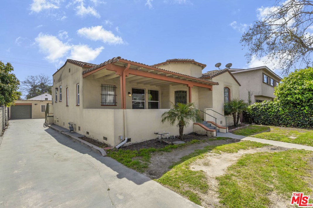 3010 Alsace Ave, Los Angeles, CA 90016-3802