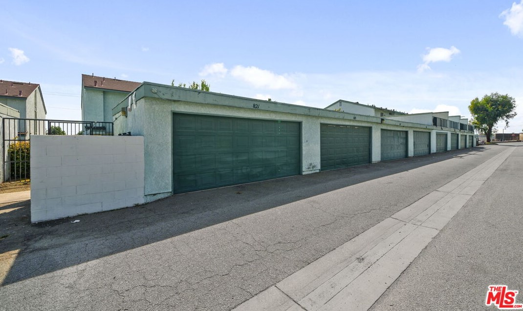 821 Richland St, Upland CA  91786-6885 exterior