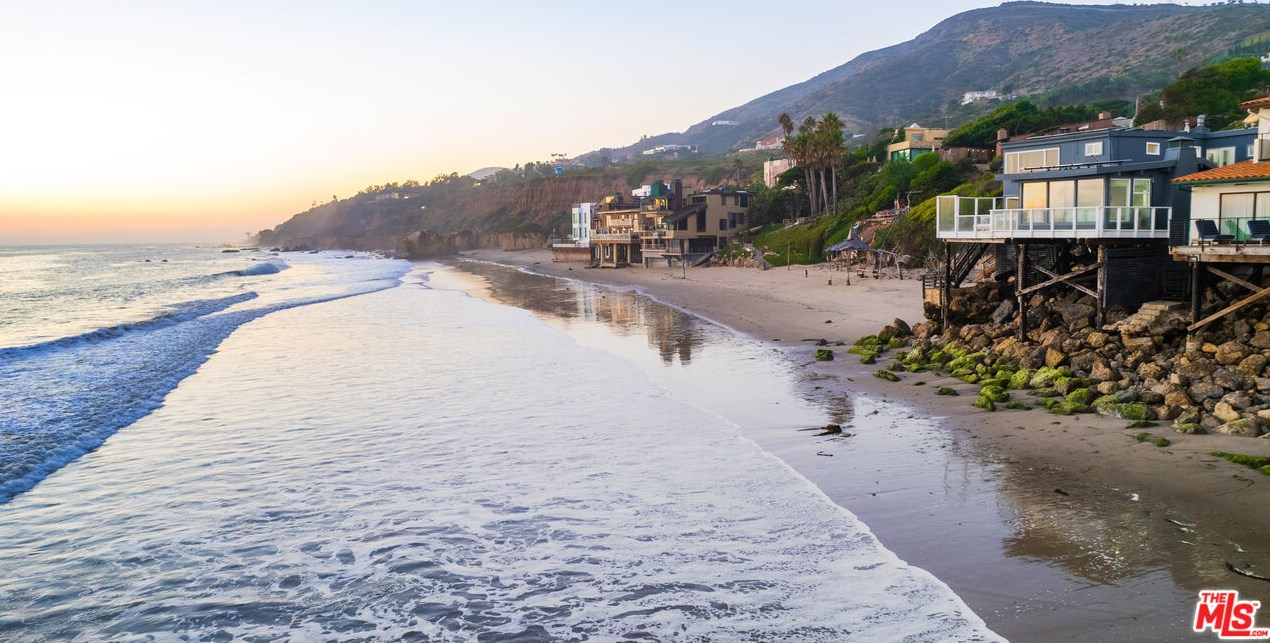 31974 Pacific Coast Hwy, Malibu CA  90265-2506 exterior