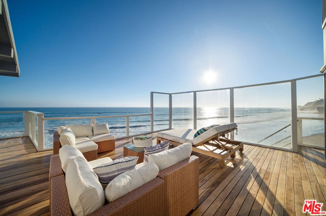 31974 Pacific Coast Hwy, Malibu CA  90265-2506 exterior
