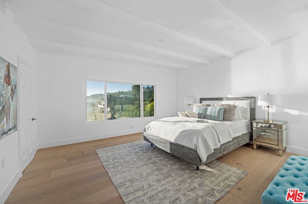 31974 Pacific Coast Hwy, Malibu CA  90265-2506 exterior