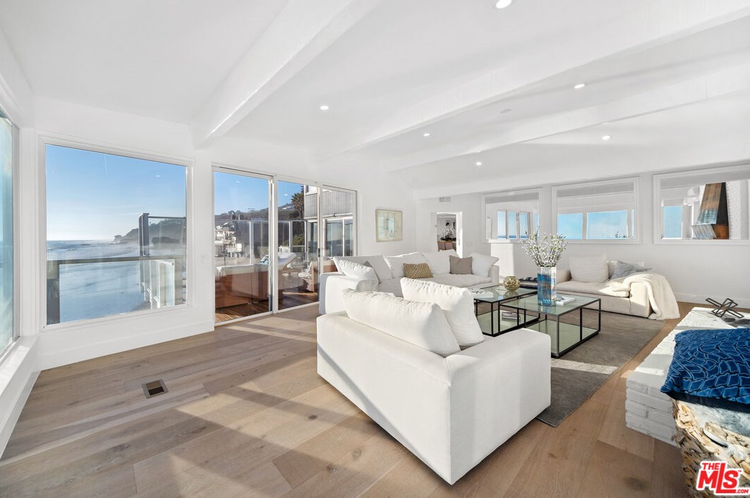 31974 Pacific Coast Hwy, Malibu CA  90265-2506 exterior
