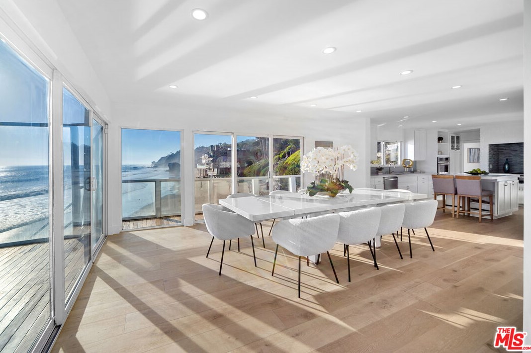 31974 Pacific Coast Hwy, Malibu CA  90265-2506 exterior