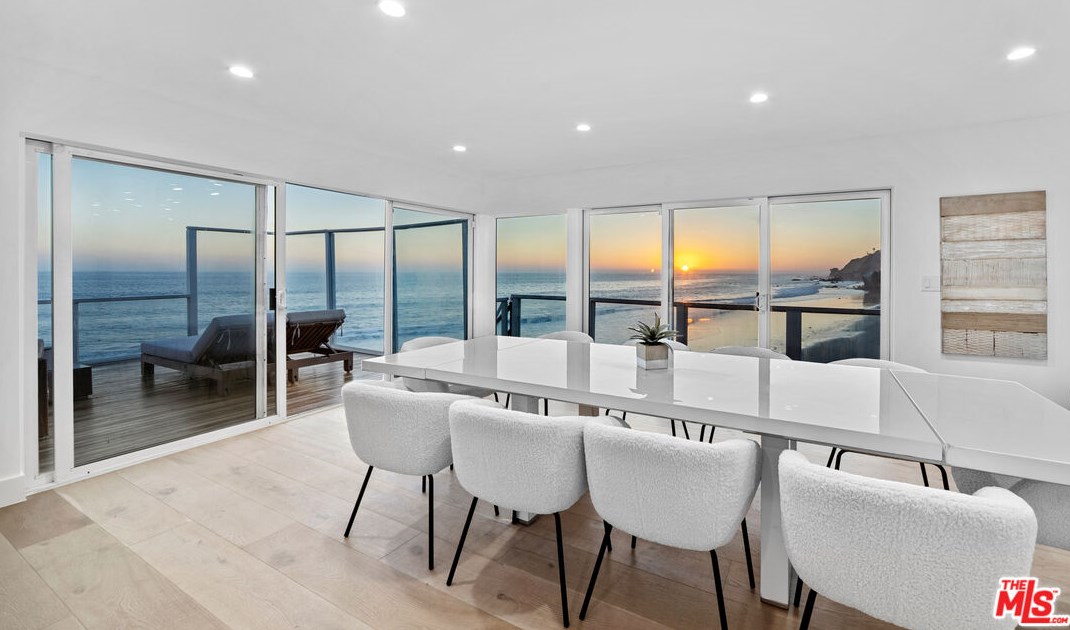 31974 Pacific Coast Hwy, Malibu CA  90265-2506 exterior