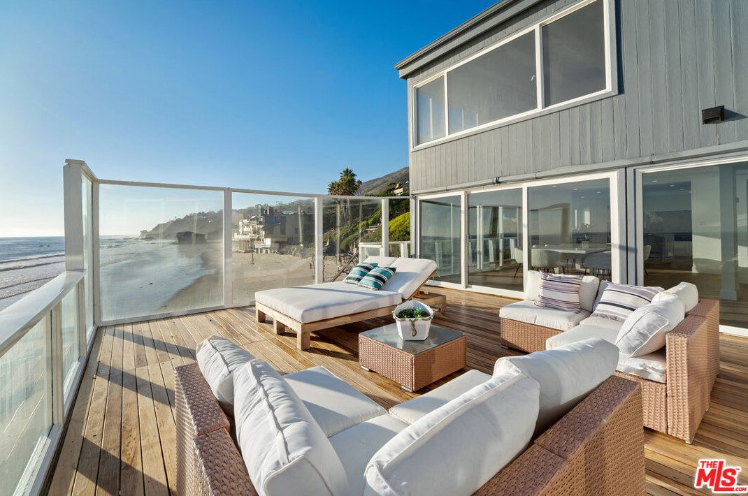 31974 Pacific Coast Hwy, Malibu CA  90265-2506 exterior
