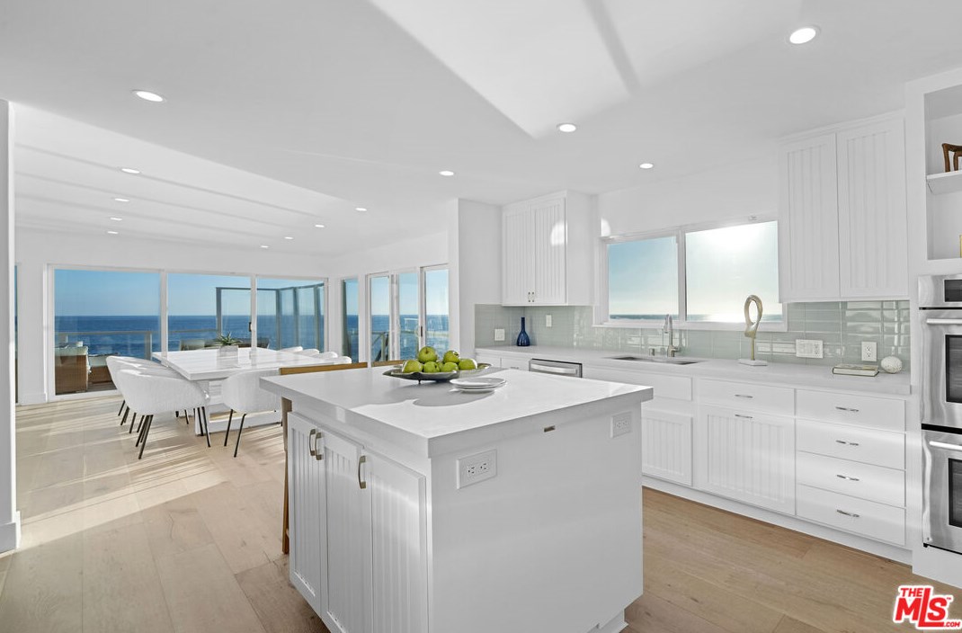 31974 Pacific Coast Hwy, Malibu CA  90265-2506 exterior