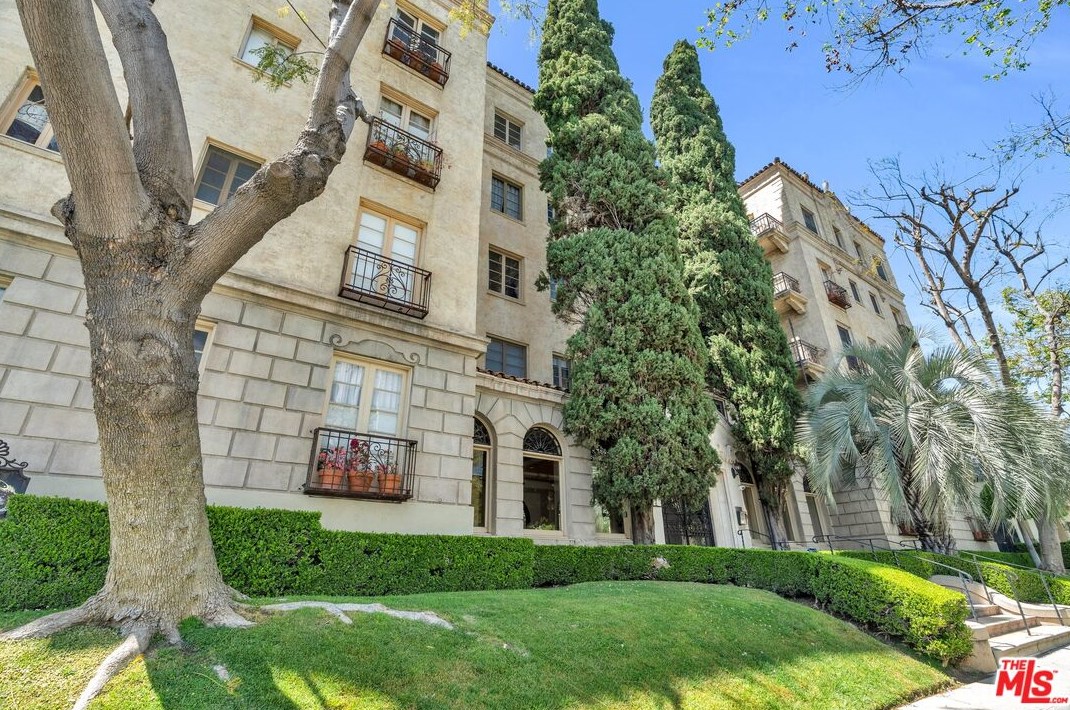 109 Sycamore Ave, Los Angeles CA  94513-1289 exterior