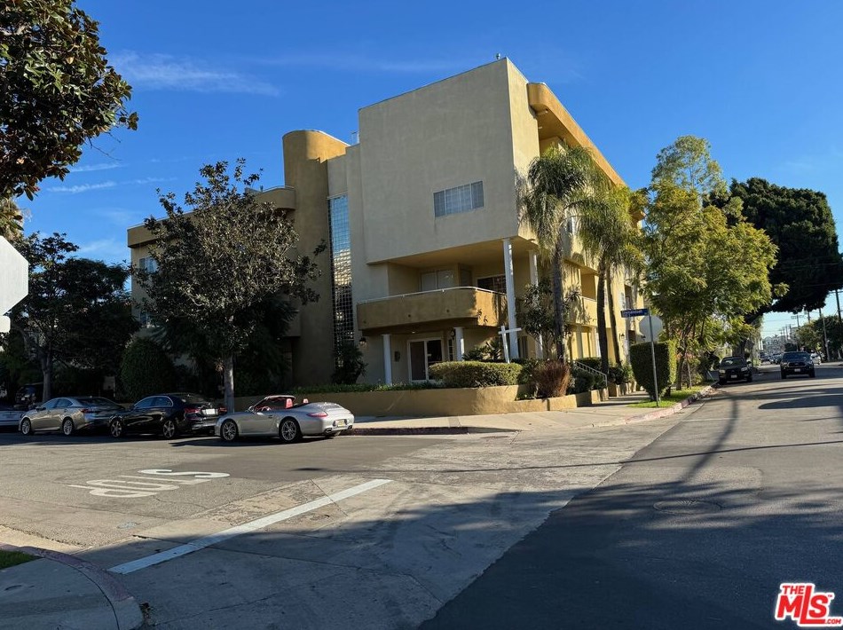 1064 S Shenandoah St #103, Los Angeles, CA 90035