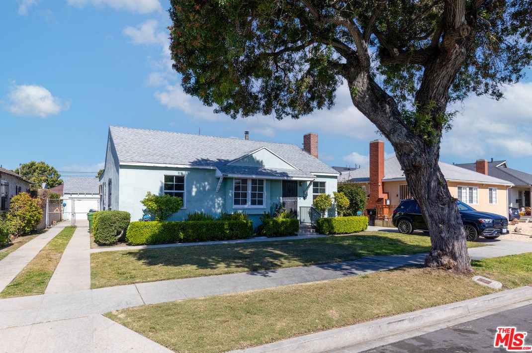 3821 West Blvd, Los Angeles, CA 90008
