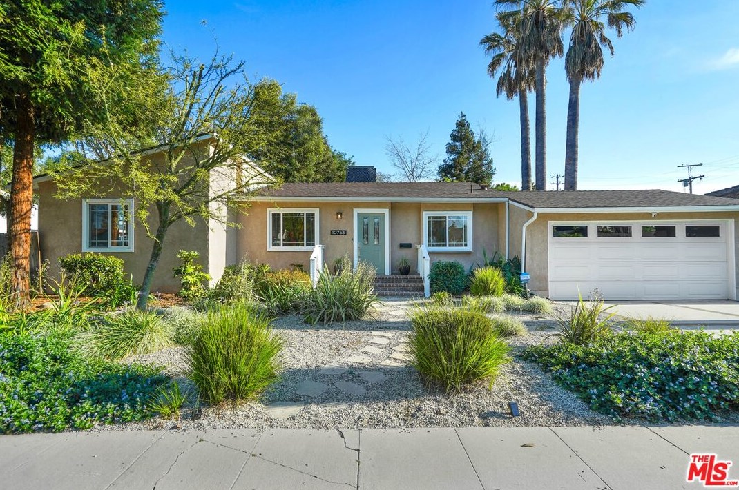 10758 Acama St, North Hollywood, CA 91602