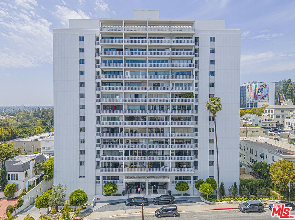 999 Doheny Dr, Los Angeles CA  90069-3146 exterior