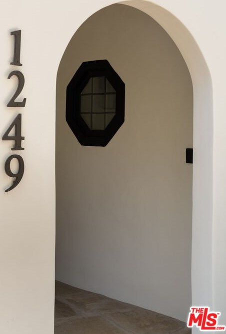 1249 Carmona Ave, Los Angeles CA  90019-2531 exterior