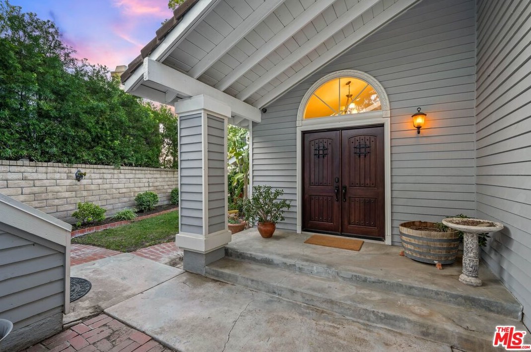 24006 Briardale Way, Santa Clarita, CA 91321-3946