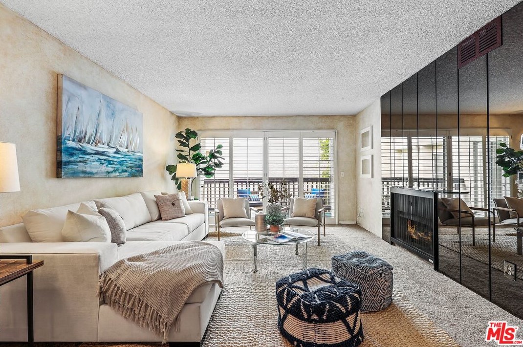 7301 Raintree Cir, Los Angeles, CA 90230-4417