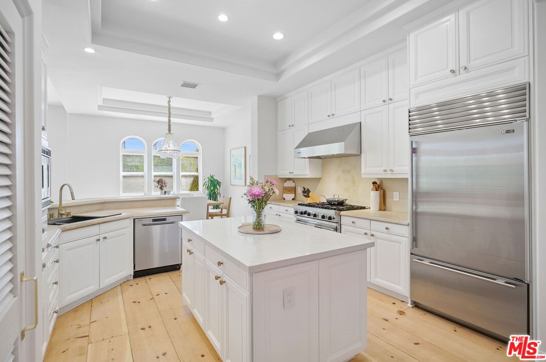 23947 De Ville Way, Malibu, CA 90265