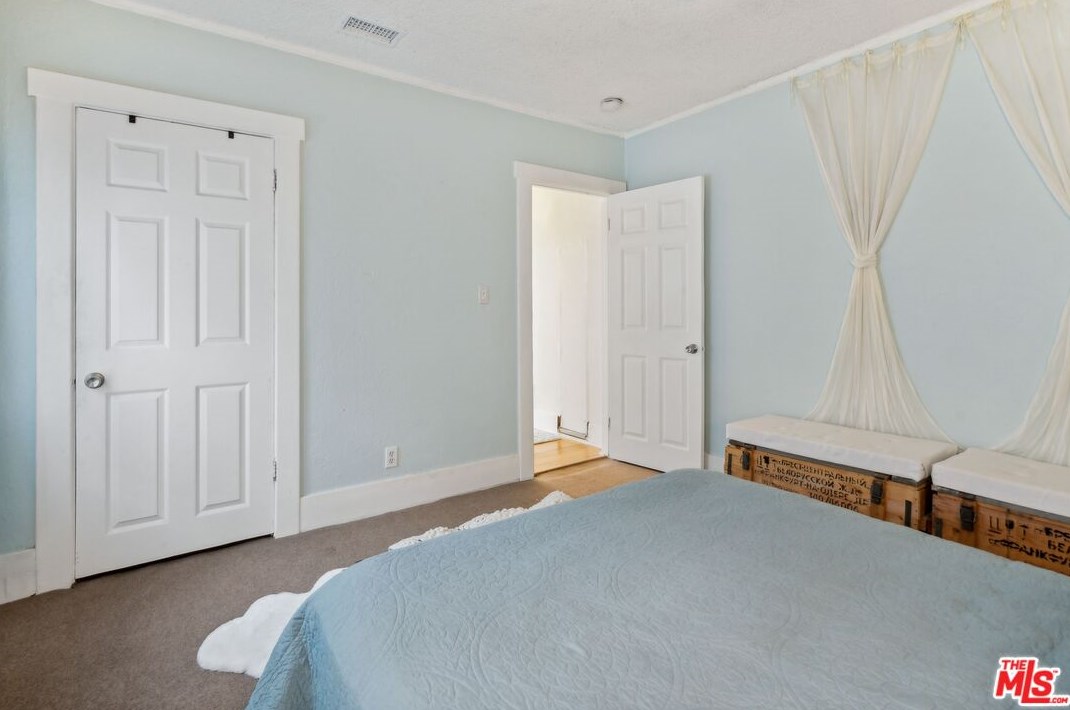 1457 35th St, Los Angeles CA  90018-3930 exterior