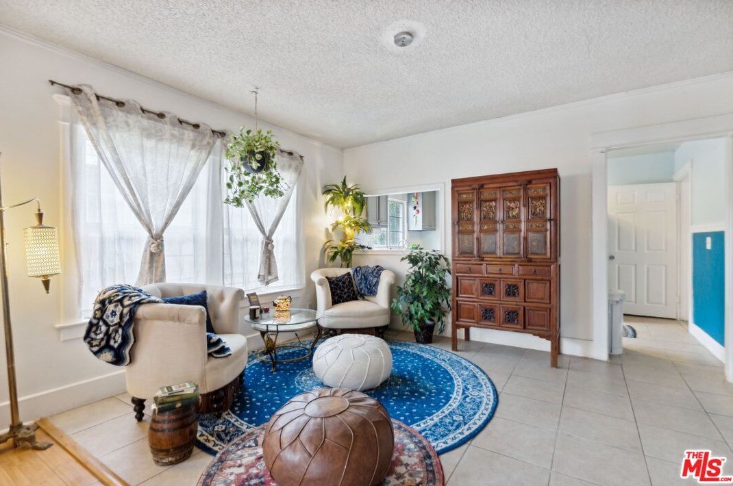 1457 35th St, Los Angeles CA  90018-3930 exterior