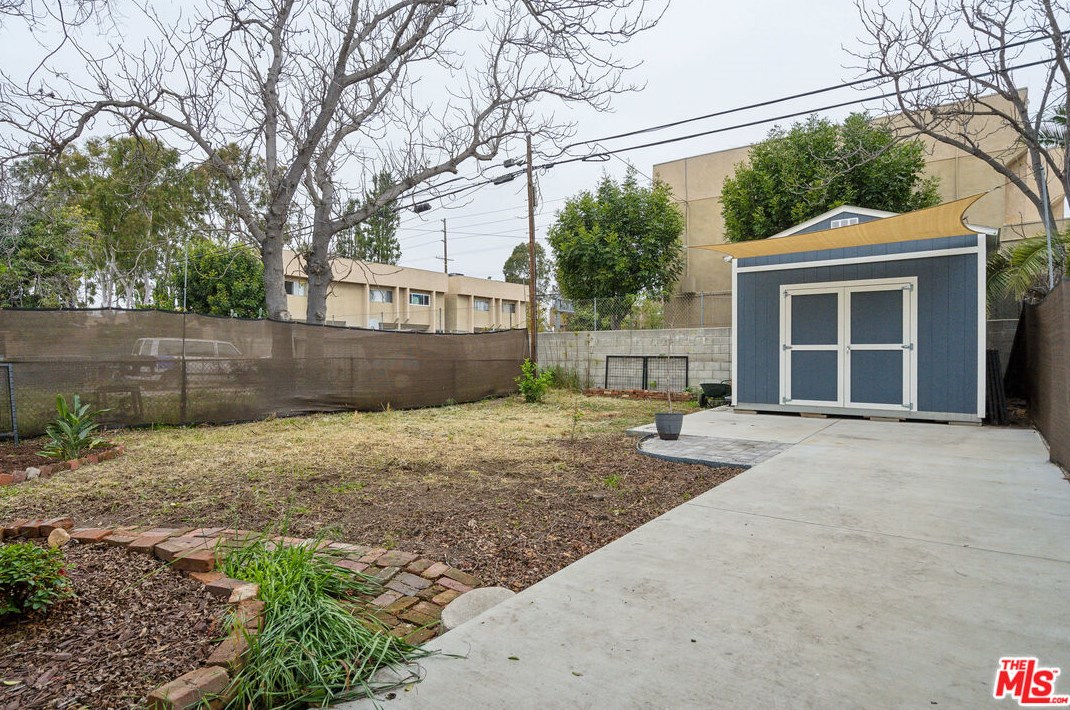 1457 35th St, Los Angeles CA  90018-3930 exterior