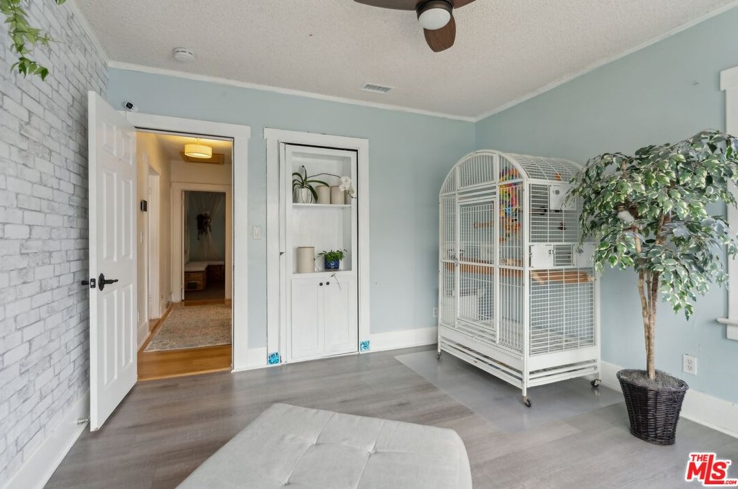 1457 35th St, Los Angeles CA  90018-3930 exterior