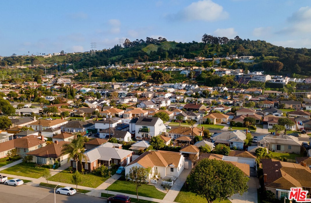 5742 Fallsgrove St, Los Angeles CA  90016-5029 exterior