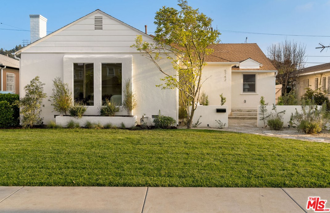 5742 Fallsgrove St, Los Angeles CA  90016-5029 exterior