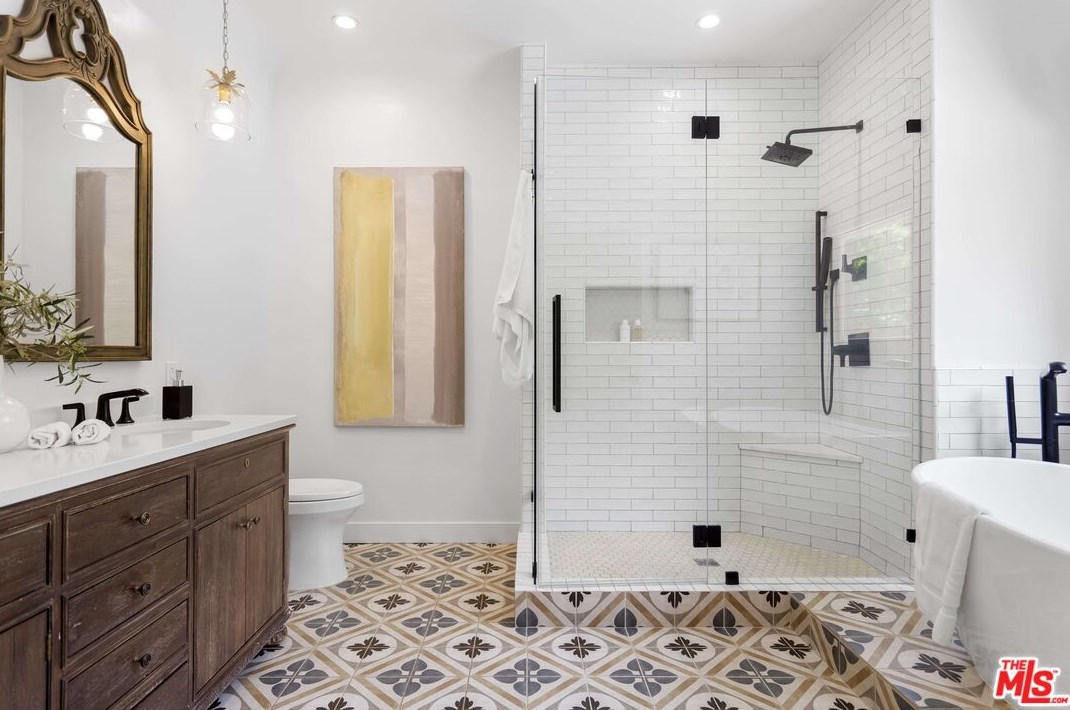2162 Talmadge St, Los Angeles CA  90027-2921 exterior