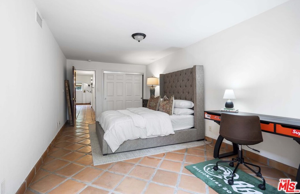 2162 Talmadge St, Los Angeles CA  90027-2921 exterior