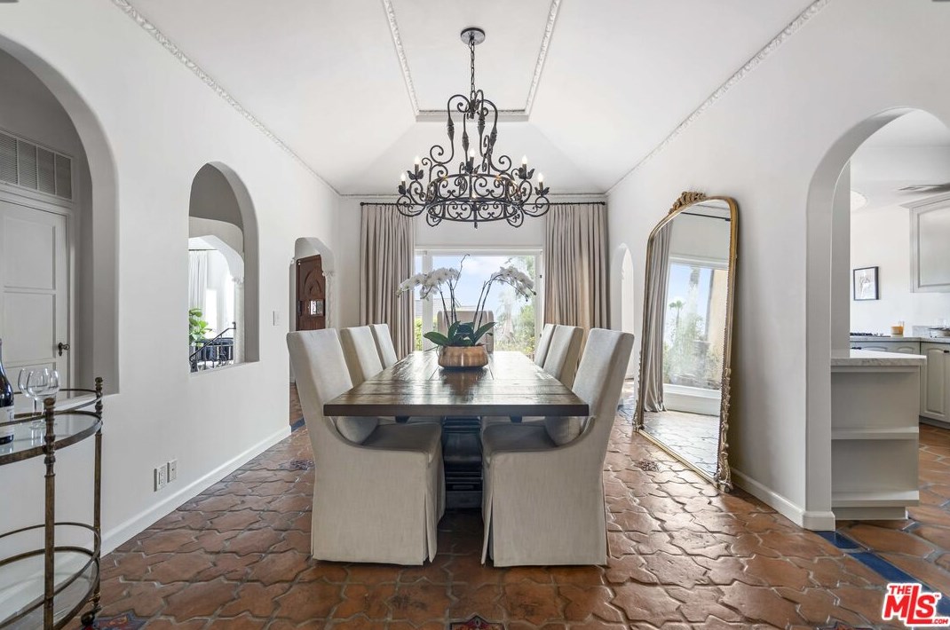 2162 Talmadge St, Los Angeles CA  90027-2921 exterior