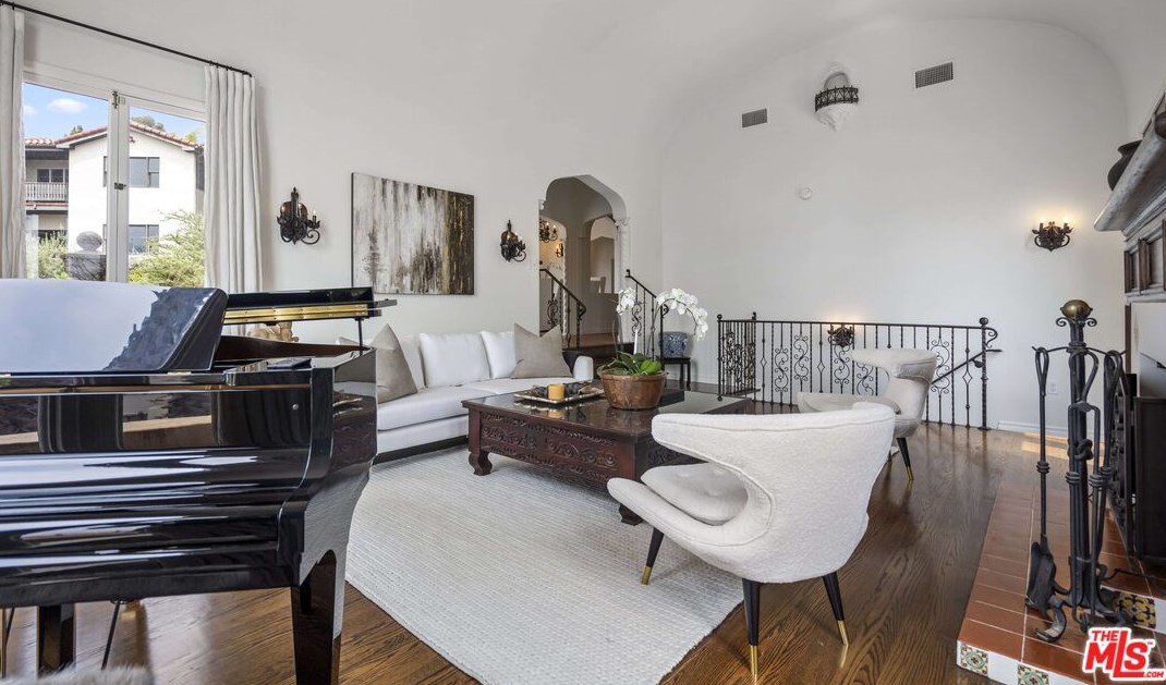 2162 Talmadge St, Los Angeles CA  90027-2921 exterior