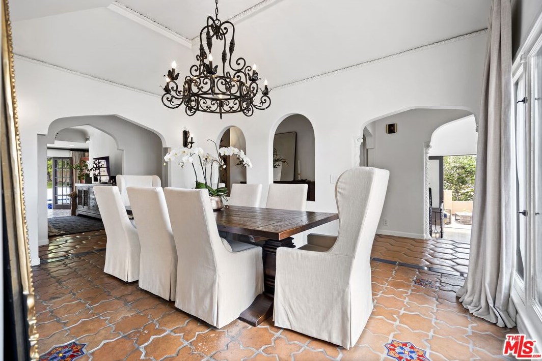 2162 Talmadge St, Los Angeles CA  90027-2921 exterior