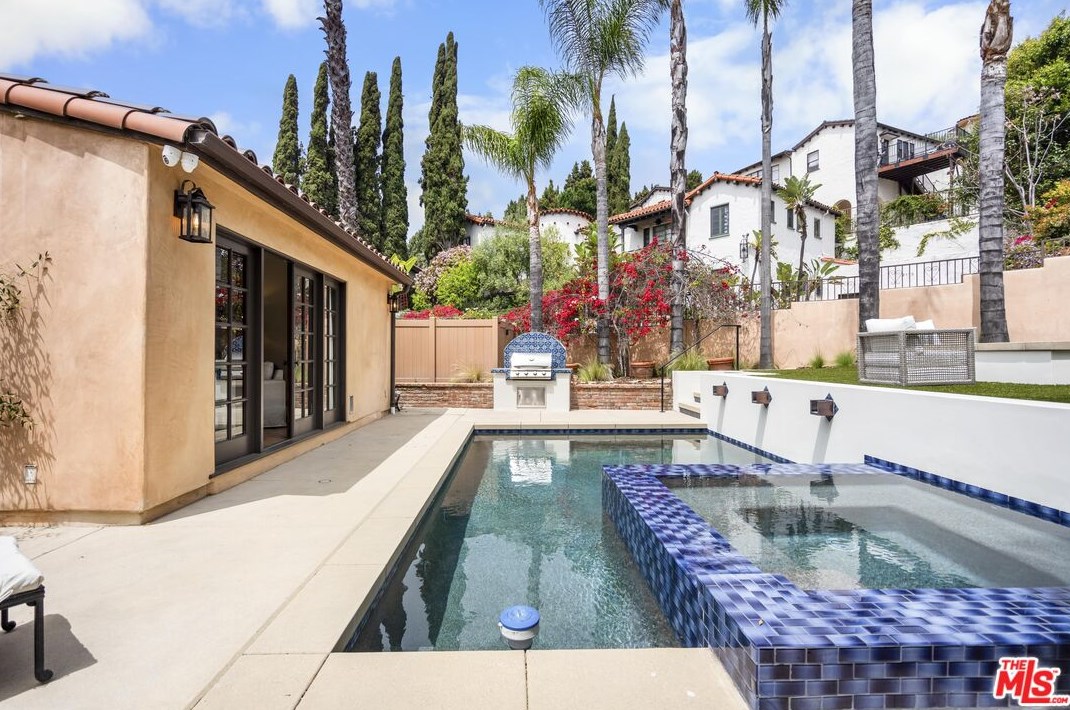 2162 Talmadge St, Los Angeles CA  90027-2921 exterior