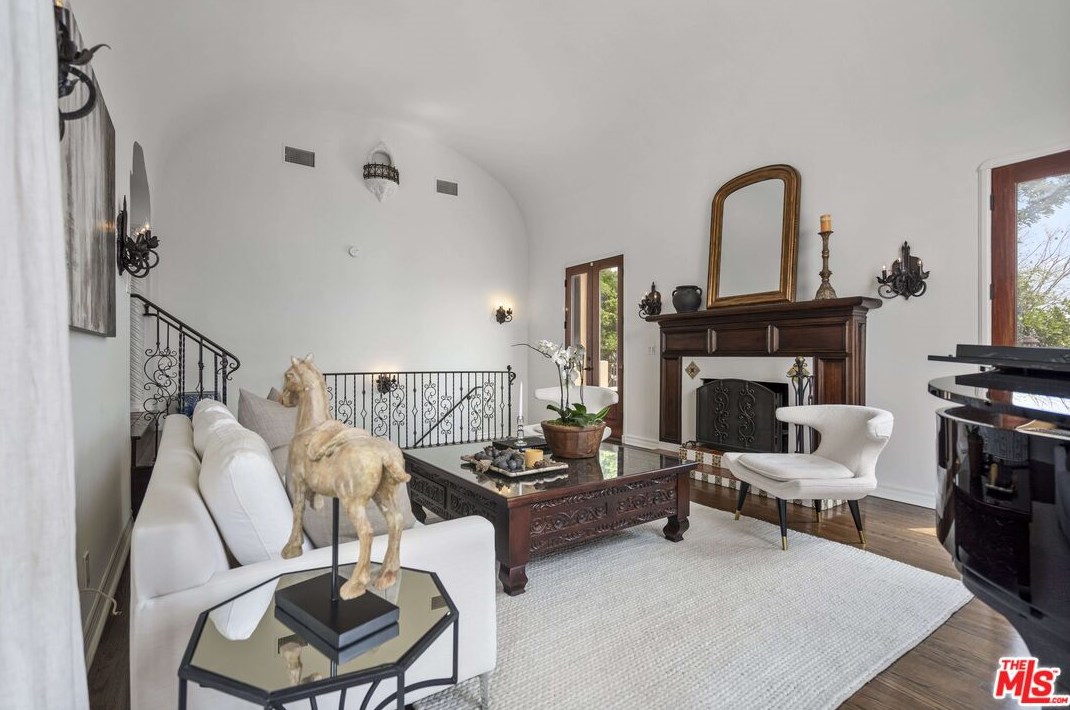 2162 Talmadge St, Los Angeles CA  90027-2921 exterior