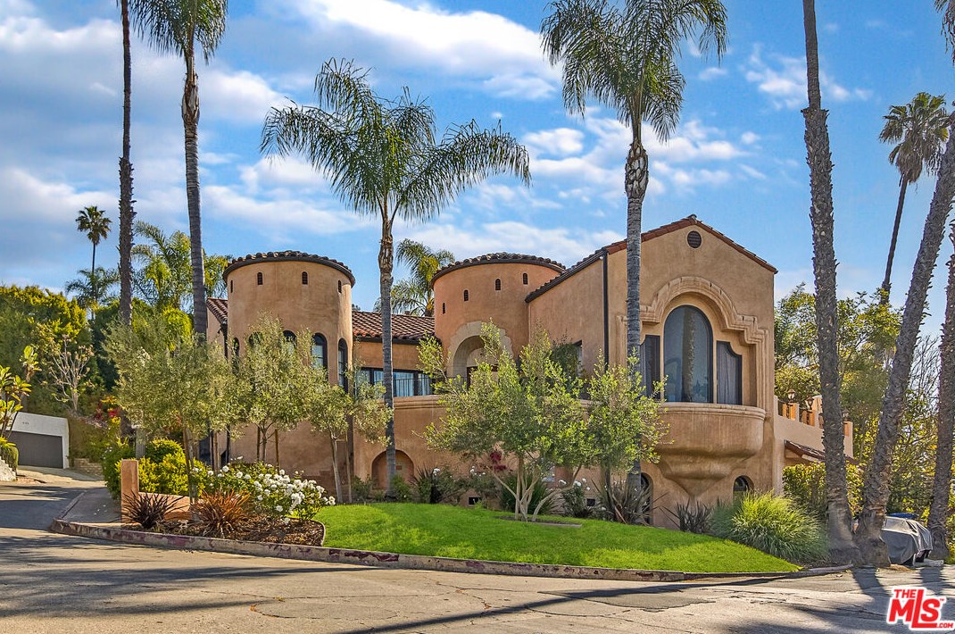 2162 Talmadge St, Los Angeles CA  90027-2921 exterior