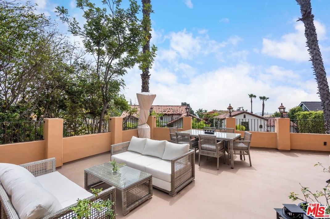 2162 Talmadge St, Los Angeles CA  90027-2921 exterior